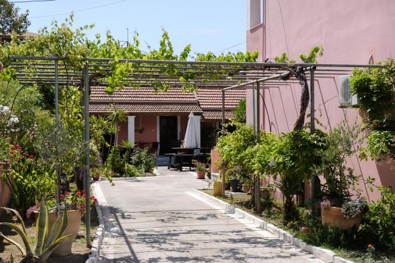 Mouzakitis Apartments 3 Ариллас Экстерьер фото